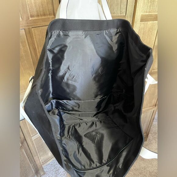 New Victoria’s Secret black and white tote bag. - Picture 6 of 6